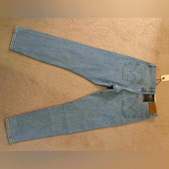 NWT Levi’s faded Wedgie Jeans. - Picture 5 of 5
